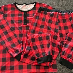 Woman’s Large Christmas Buffalo Plaid PJs w/matching socks